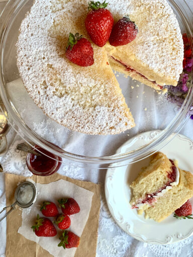 morbidissima Victoria Sponge Cake alle fragole
