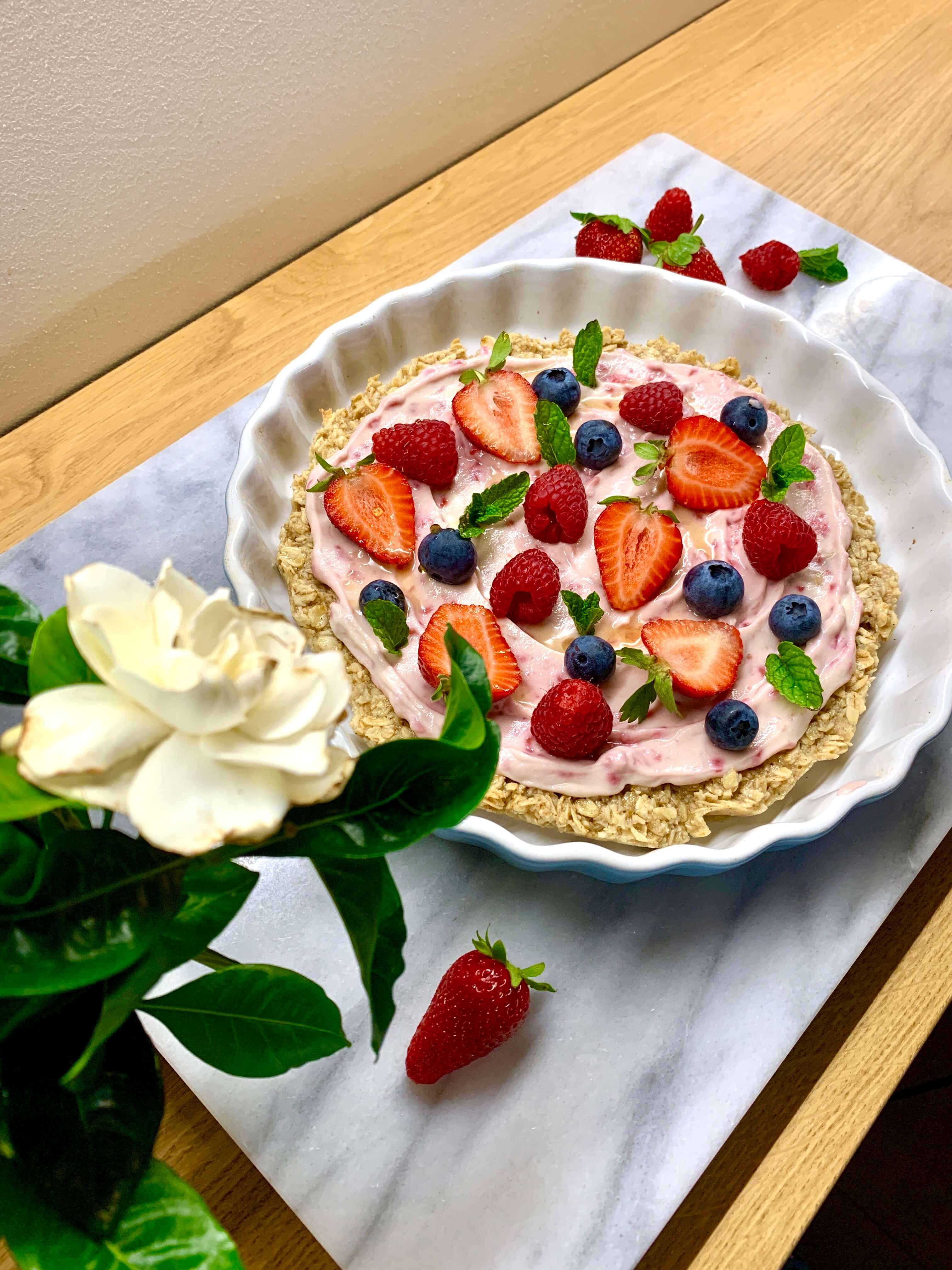 pizza dolce con frutti di bosco